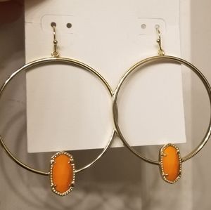 NWT KENDRA SCOTT BRIGHT ORANGE ELORA HOOP EARRINGS GOLD